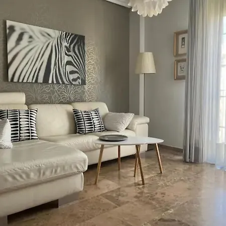 Apartamento Puente Romano דירה